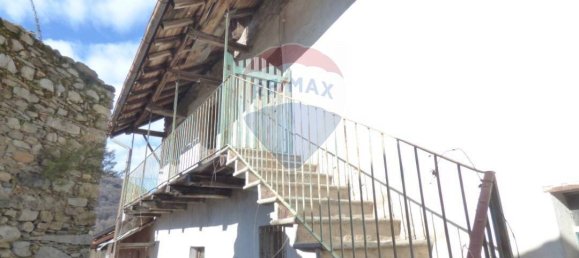 2 bedrooms Apartment in Dumenza, Italy No. 118967 2