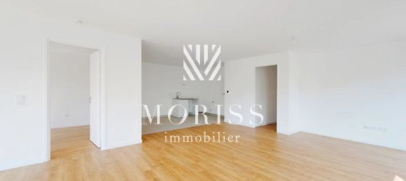 Квартира с 3 спальнями в Сен-Сен-Дени, Франция № 359337 7