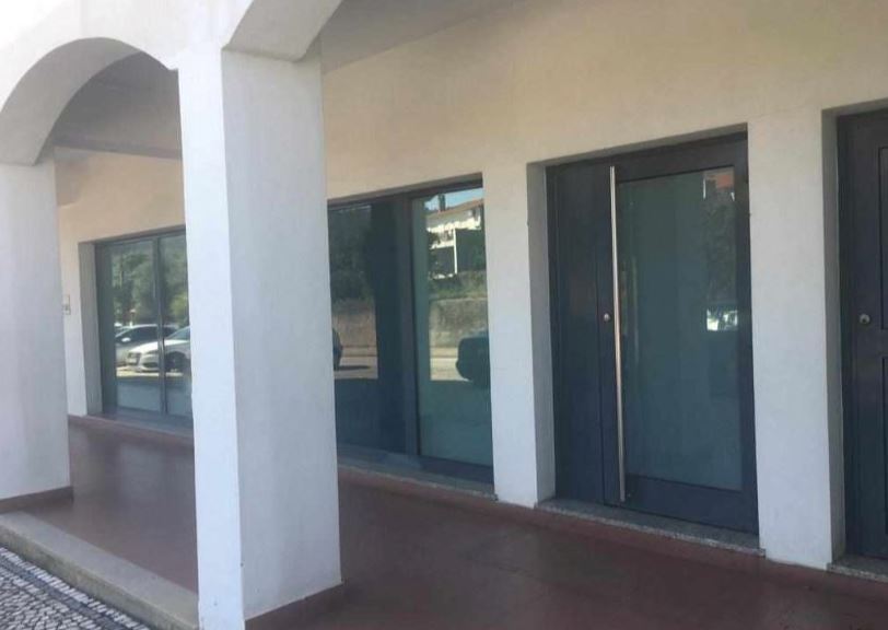 Propiedad comercial en Tinalhas, Portugal 290 m² No. 149615