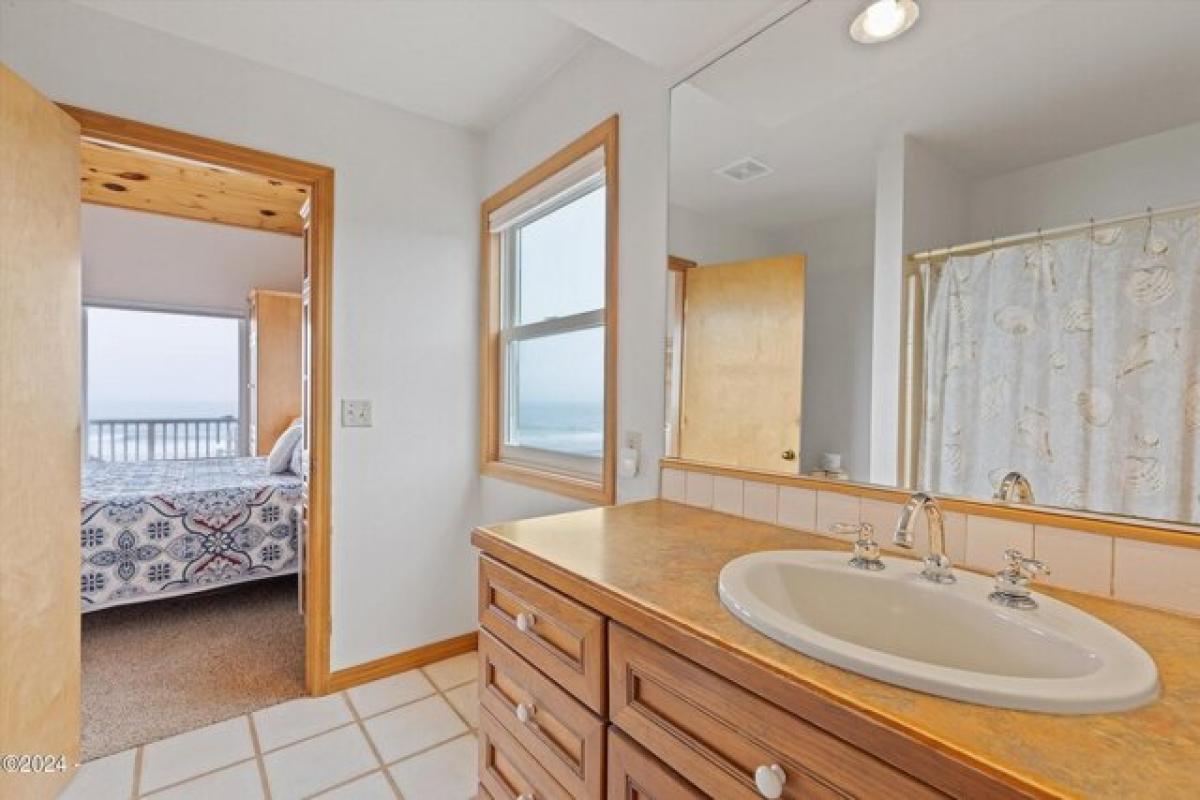 4 bedrooms House in Cloverdale, USA No. 430165