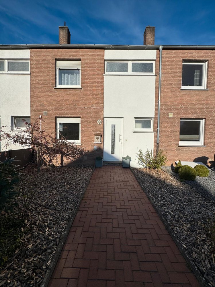 3 bedrooms Townhouse in Nienburg, Germany No. 278702