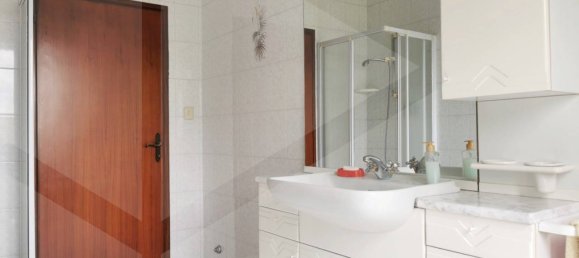 9 rooms Apartment in Vicenza, Italy No. 19259 27