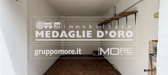 4 bedrooms Apartment in Modena, Italy No. 381665 9