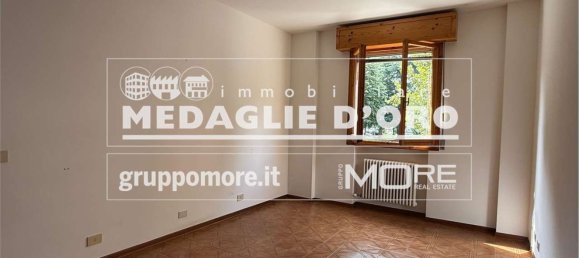 4 bedrooms Apartment in Modena, Italy No. 381665 17