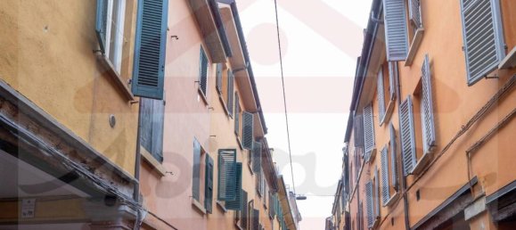 5 rooms Apartment in Bologna, Italy No. 37525 27