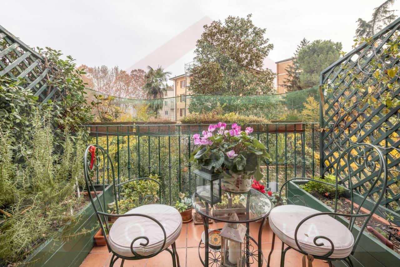 5 rooms Apartment in Bologna, Italy No. 37525