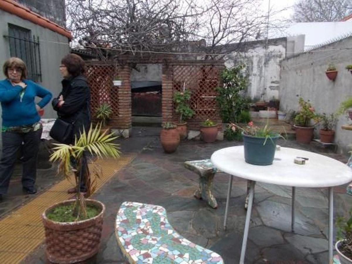 2 bedrooms House in Vicente Lopez, Argentina No. 52217