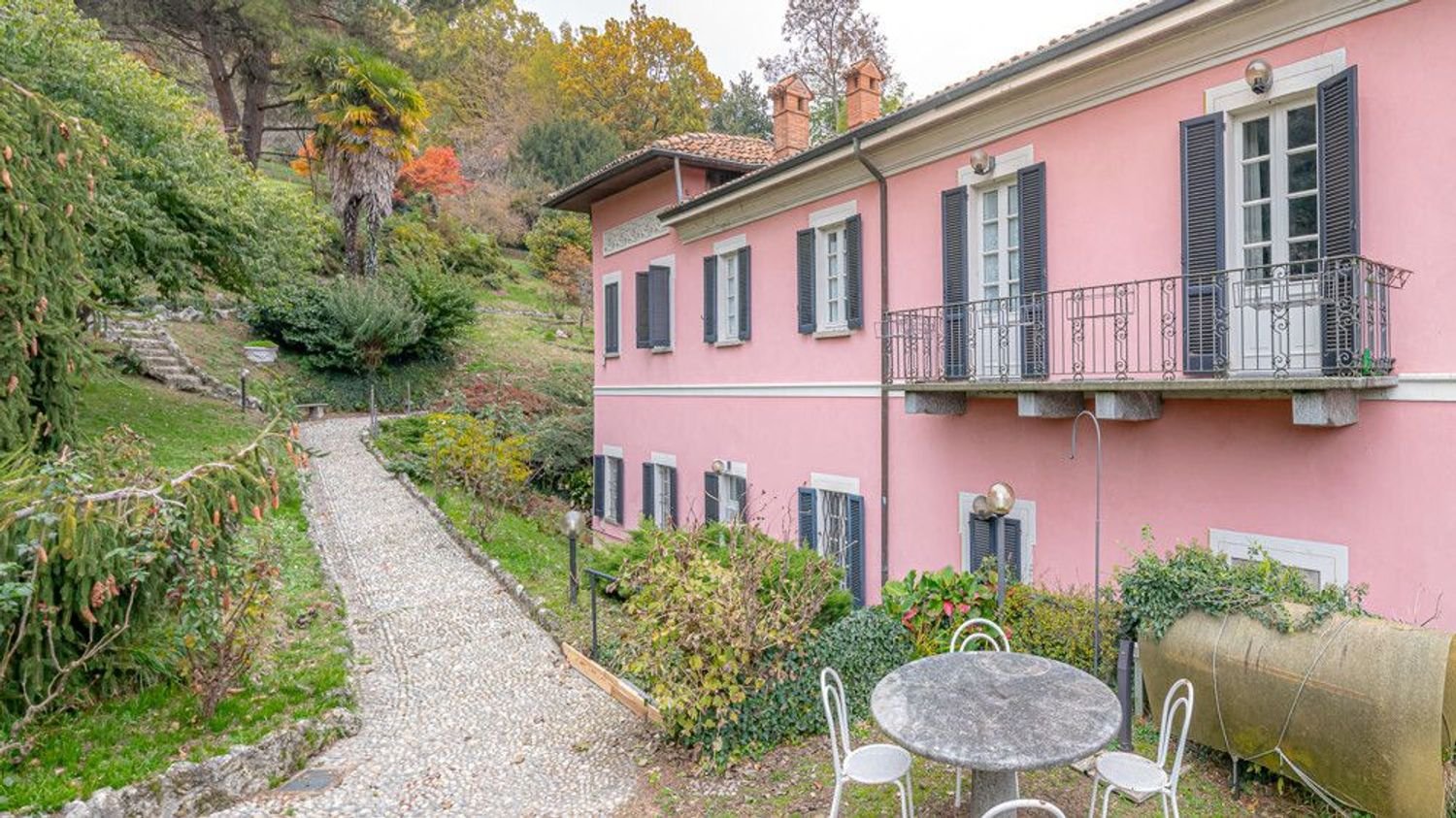 15-Zimmer Villa in Albese con Cassano, Italy, Nr. 280071