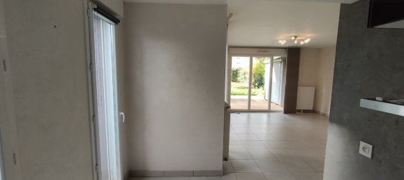 Квартира с 2 спальнями в Шевиньи-Сен-Совёр, Франция № 259849 9