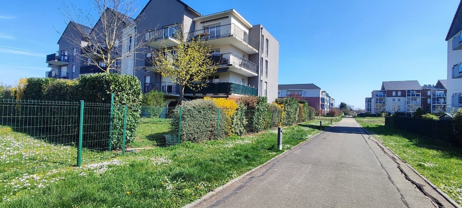 Квартира с 2 спальнями в Шевиньи-Сен-Совёр, Франция № 259849