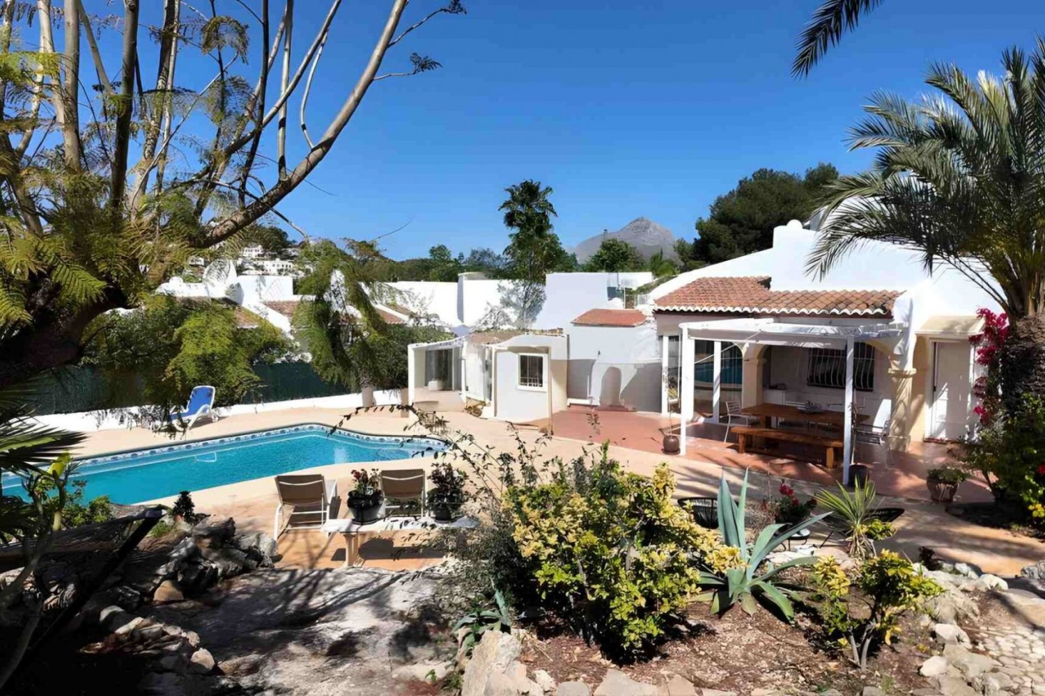 4 bedrooms Villa in Alicante, Spain No. 232016