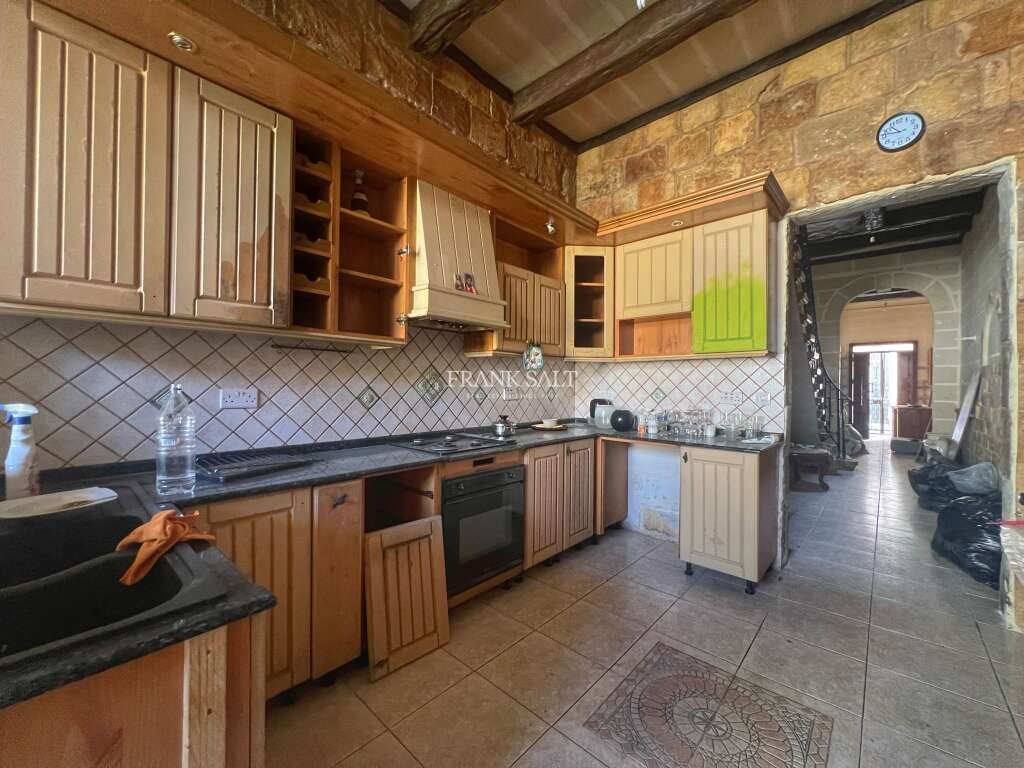 3 bedrooms Townhouse in Paola, Malta No. 2020