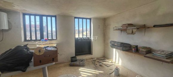 3 bedrooms Townhouse in Paola, Malta No. 2020 13