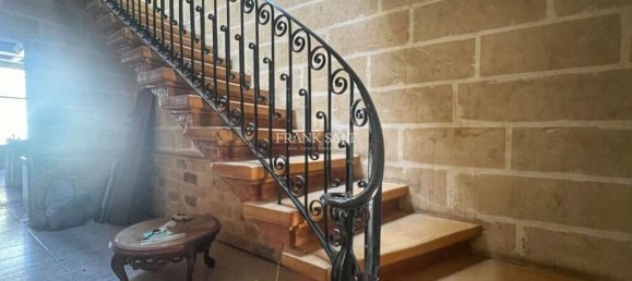 3 bedrooms Townhouse in Paola, Malta No. 2020 3