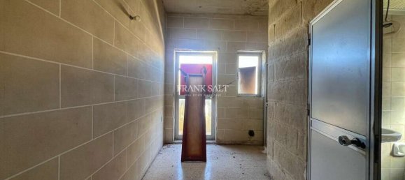 3 bedrooms Townhouse in Paola, Malta No. 2020 12