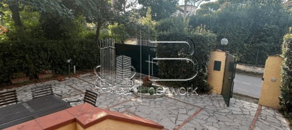 3 bedrooms Villa in Pietrasanta, Italy No. 352641 40