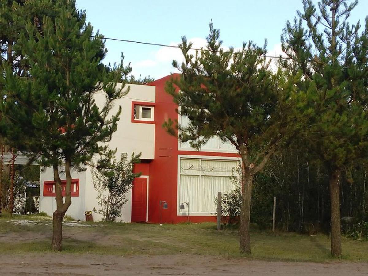 3 bedrooms House in Mar del Plata, Argentina No. 81398