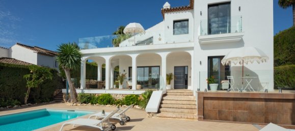 4 bedrooms Villa in Marbella, Spain No. 112794 3