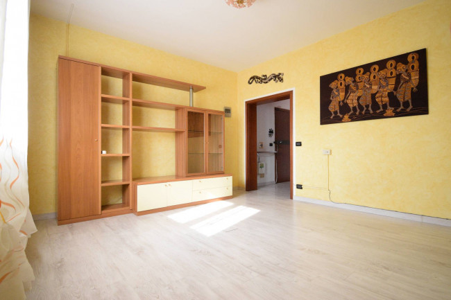 2 bedrooms Apartment in Cento, Italy No. 303596