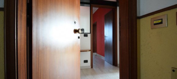 2 bedrooms Apartment in Cento, Italy No. 303596 4