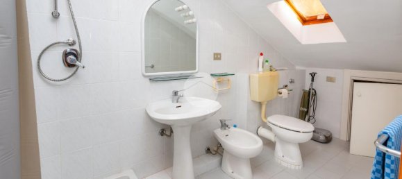 4 rooms Apartment in Turin, Italy No. 5704 28