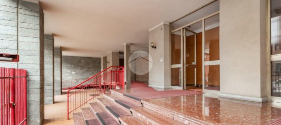 4 rooms Apartment in Turin, Italy No. 5704 2