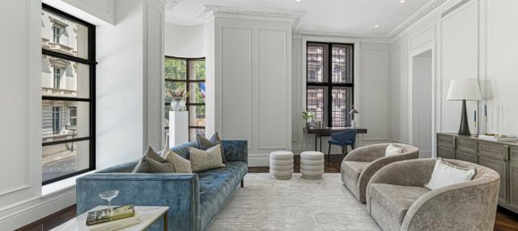 4 bedrooms Apartment in London, United Kingdom No. 13020 7