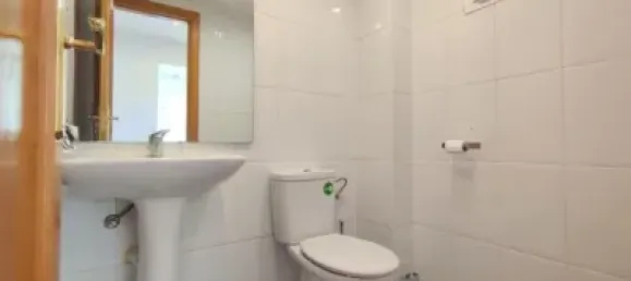 Adosado de 3 dormitorios en Aldeamayor de San Martín, Spain No. 180051 7