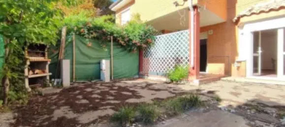 Adosado de 3 dormitorios en Aldeamayor de San Martín, Spain No. 180051 18