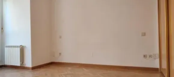 Adosado de 3 dormitorios en Aldeamayor de San Martín, Spain No. 180051 44