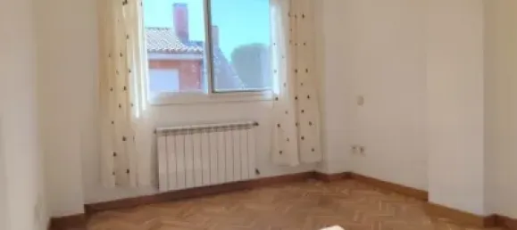 Adosado de 3 dormitorios en Aldeamayor de San Martín, Spain No. 180051 35