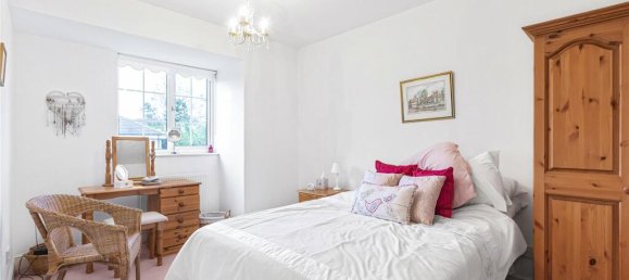 3 bedrooms House in Whetstone, United Kingdom No. 6717 8