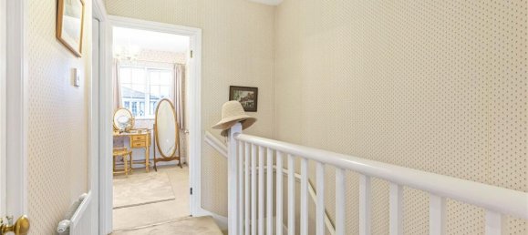 3 bedrooms House in Whetstone, United Kingdom No. 6717 7