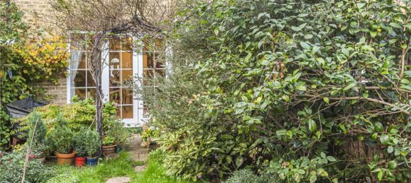 3 bedrooms House in Whetstone, United Kingdom No. 6717 16