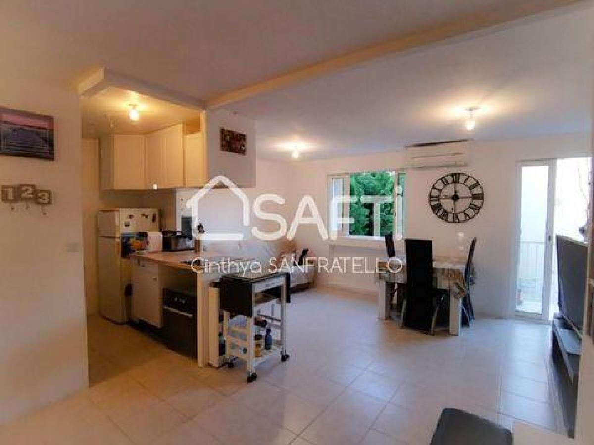 Studio in Le Cannet, France No. 5278