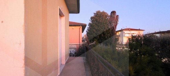 3 Schlafzimmer Wohnung in Santa Maria a Monte, Italy, Nr. 20387 5