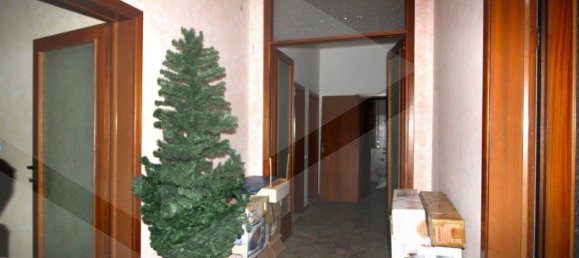 3 Schlafzimmer Wohnung in Santa Maria a Monte, Italy, Nr. 20387 10