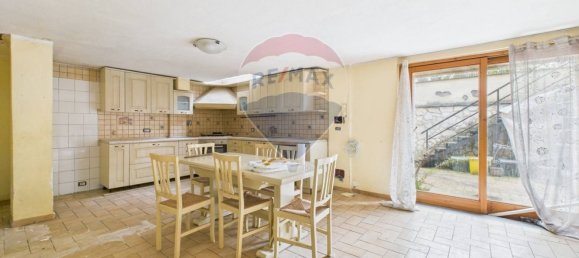 4غرفة فيلا في Campagnano di Roma, Italy رقم 161122 9