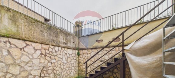 4غرفة فيلا في Campagnano di Roma, Italy رقم 161122 24