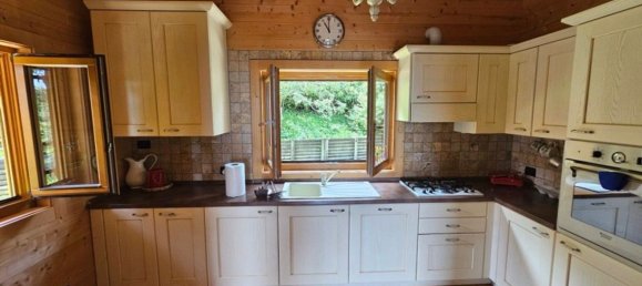 8 bedrooms House in Berceto, Italy No. 343549 5