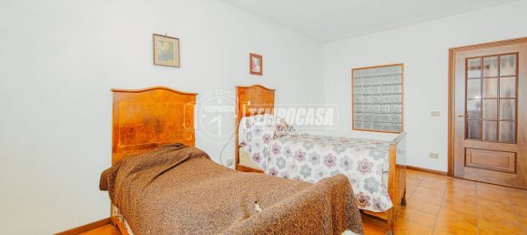 Dúplex de 2 habitaciónes en Bastida Pancarana, Italy No. 310651 12