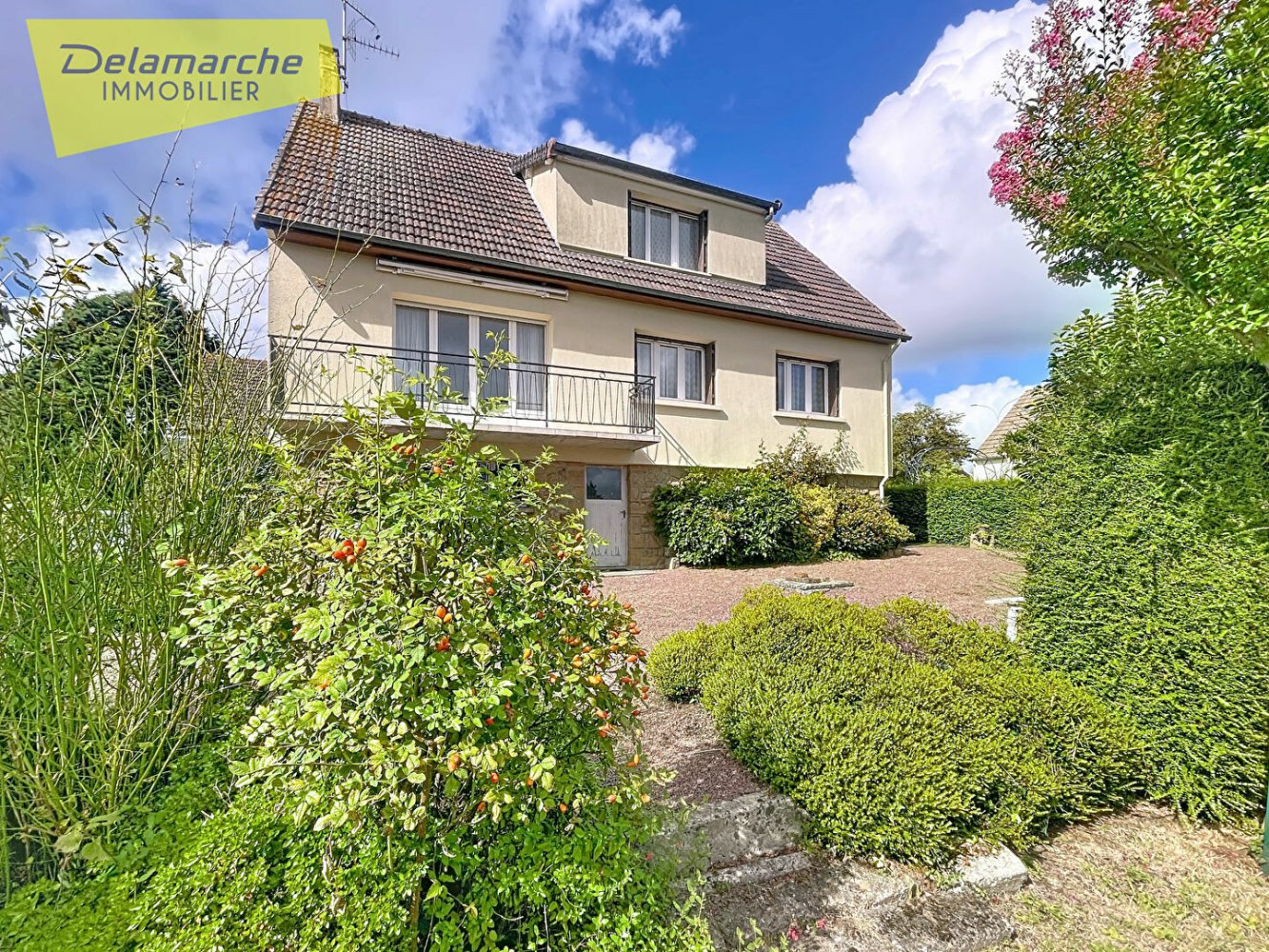 5 bedrooms House in Manche, France No. 355009