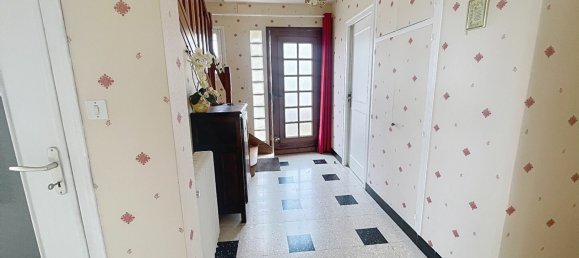 5 bedrooms House in Manche, France No. 355009 4