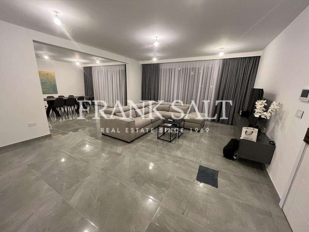 3 bedrooms Penthouse in Saint Julian's, Malta No. 10384