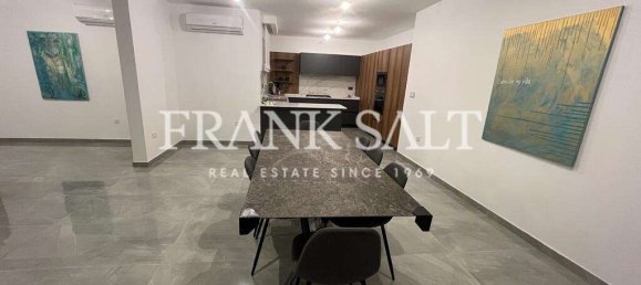 3 bedrooms Penthouse in Saint Julian's, Malta No. 10384 4