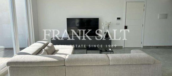 3 bedrooms Penthouse in Saint Julian's, Malta No. 10384 2