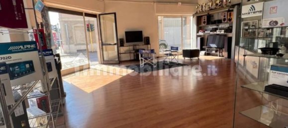 2غرفة عقار تجاري في Lissone, Italy رقم 348592 6