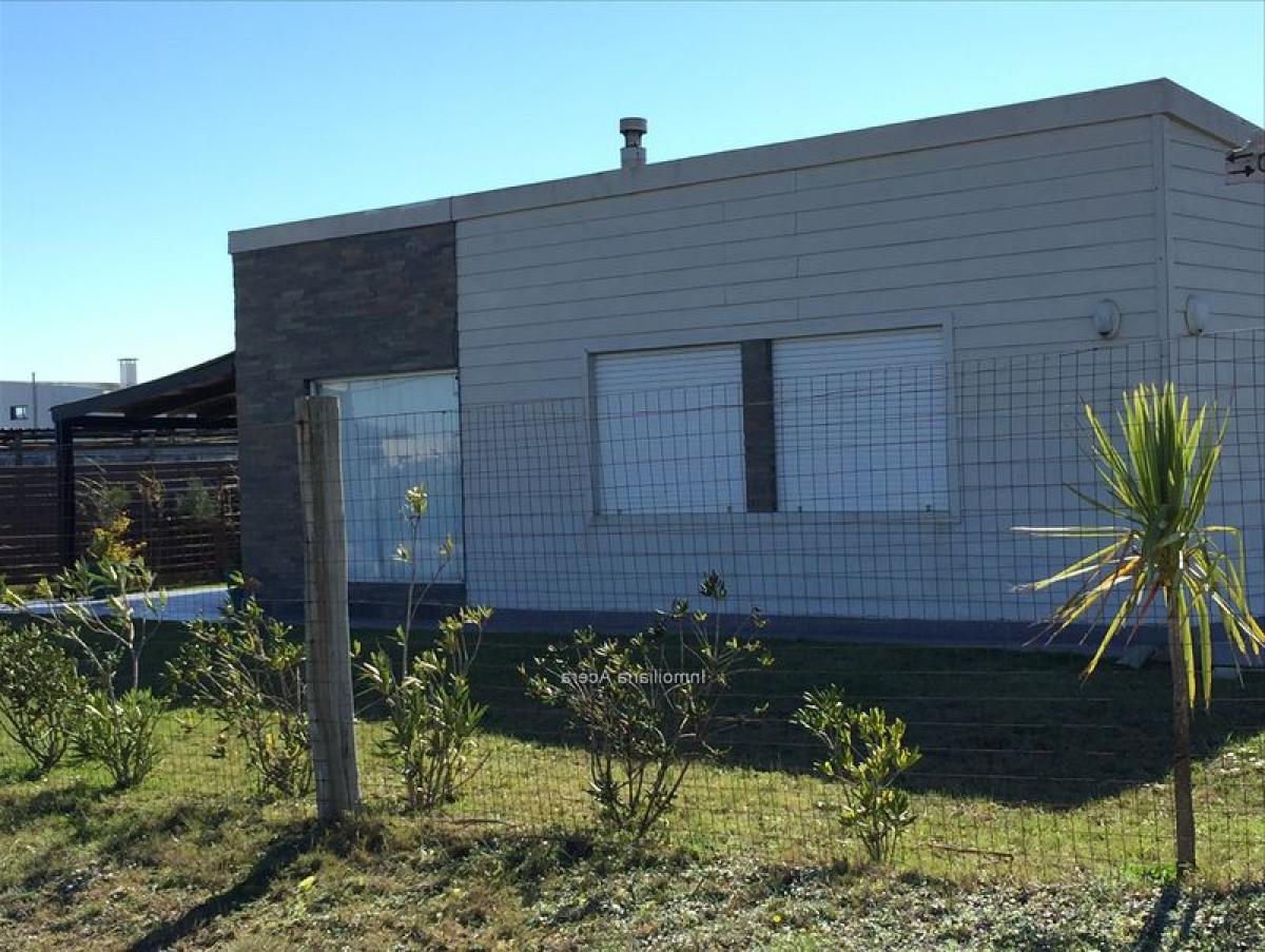 3 bedrooms House in Maldonado, Uruguay No. 10607