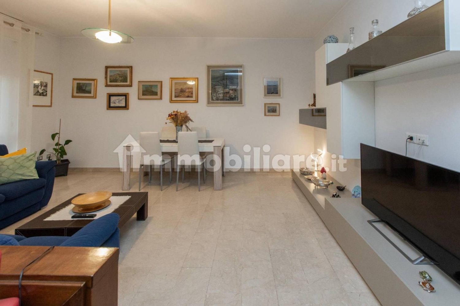 Apartamento de 2 dormitorios en Olgiate Olona, Italy No. 182653