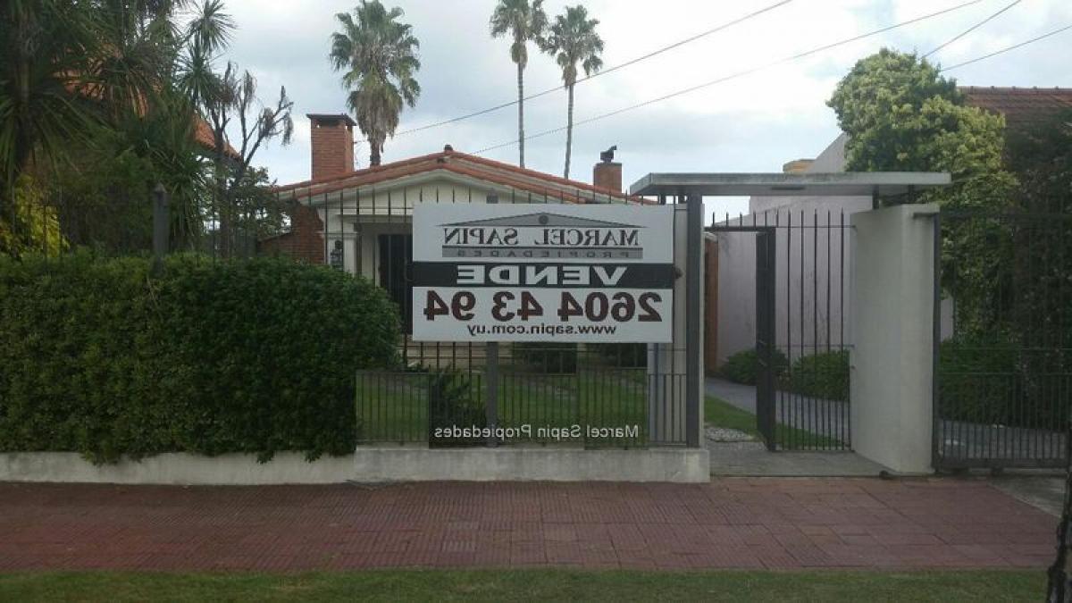 5 bedrooms House in Montevideo, Uruguay No. 11059